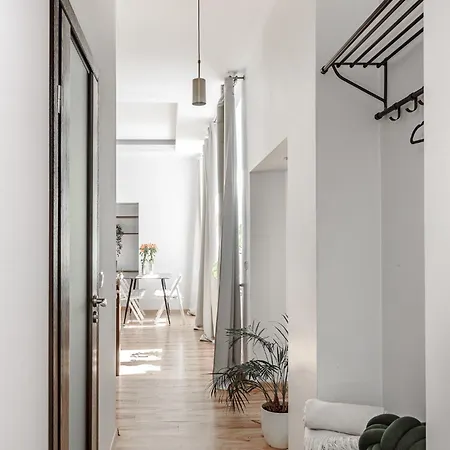 Апартаменти Spacious Centre With Parking Self Check-in Вільнюс