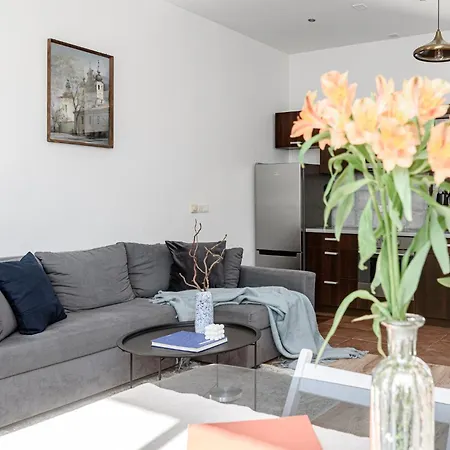 Spacious Centre With Parking Self Check-in