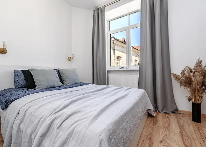 Spacious Centre With Parking Self Check-in Apartament