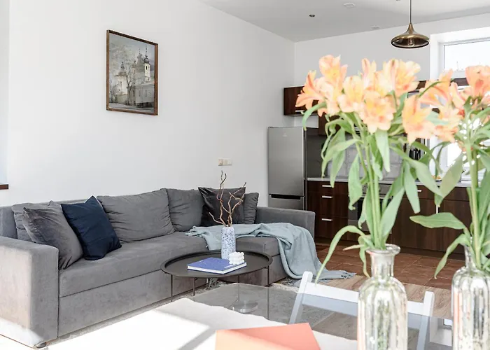 Spacious Centre With Parking Self Check-in